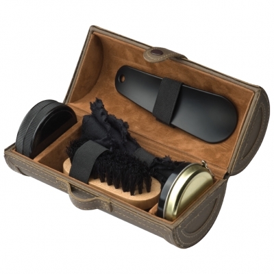 Shoe polishing case