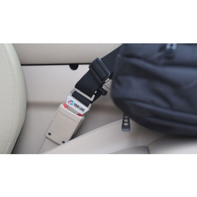 Buckle to secure luggage