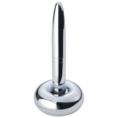 Metal pen