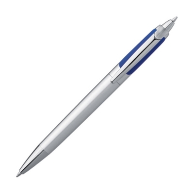Plastic pen with double refill