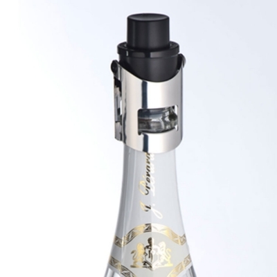 Vacuum champagne stopper