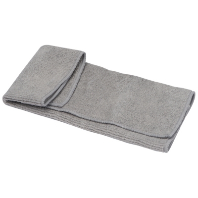Microfibre towels in a metal box