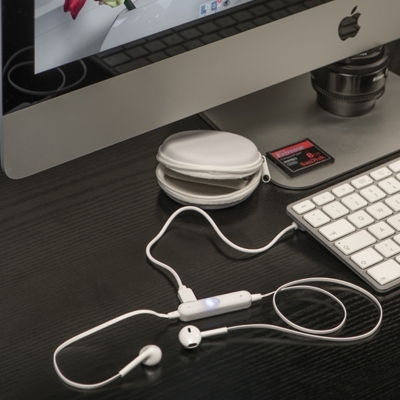 Bluetooth earphones