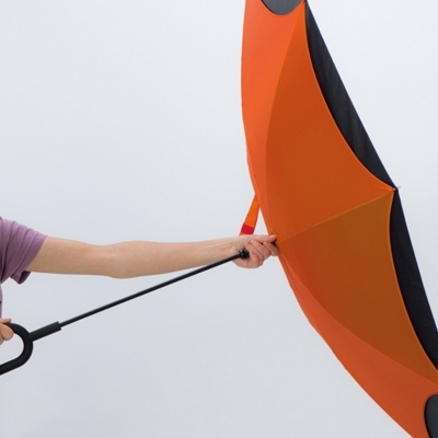 Reverse umbrella