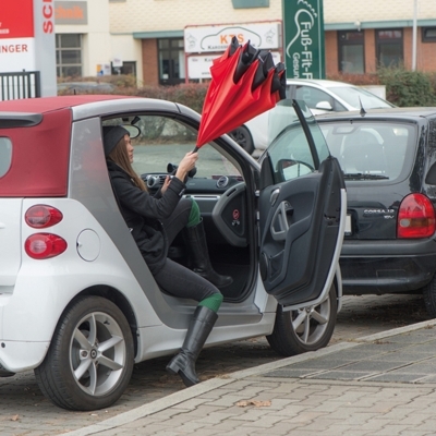 Reverse umbrella