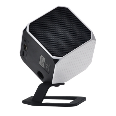Bluetooth speaker with clock