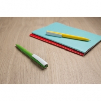Plastic ball pen