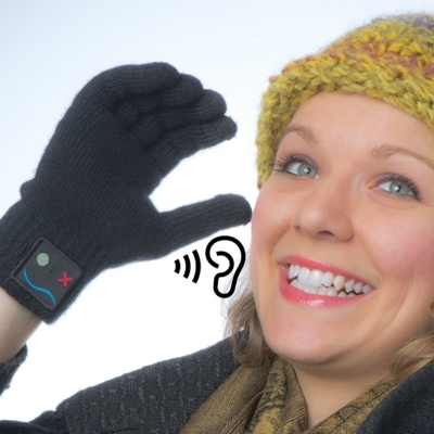 Touchscreen gloves with bluetooth