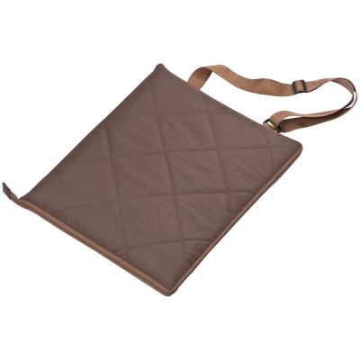Picnic blanket including compartment